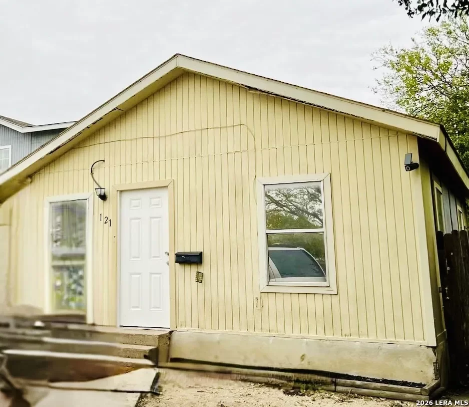 2BR House for Sale in San Antonio, TX