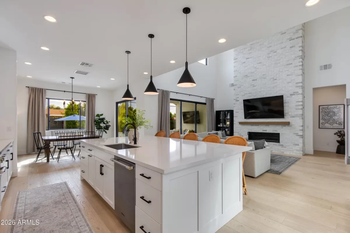 5BR House for Sale in Phoenix, AZ