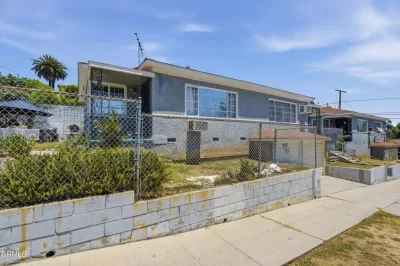 4BR Multi-Family for Sale in Los Angeles, CA