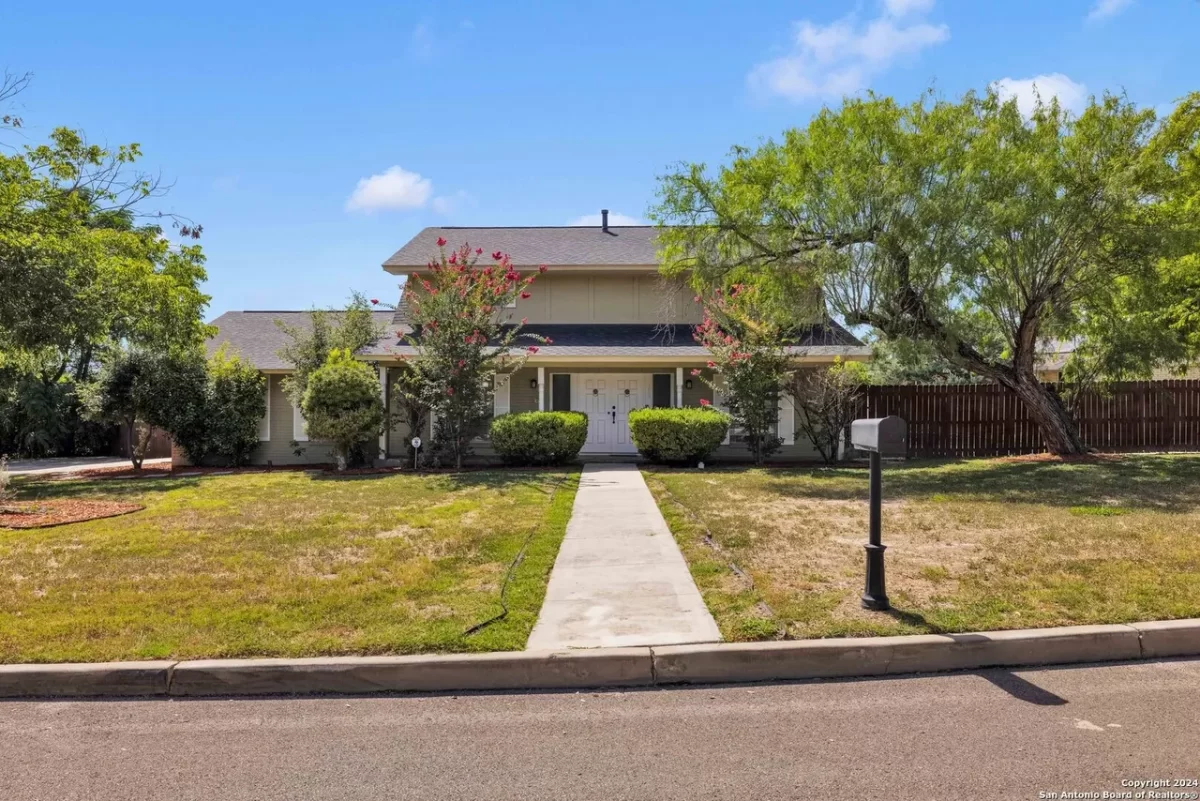 5BR House for Rent in Castle Hills, TX