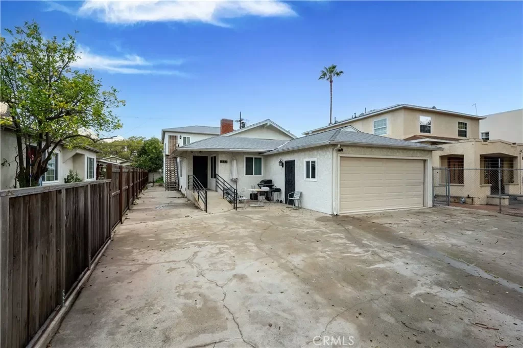 6BR House for Sale in Los Angeles, CA