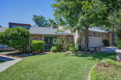 2BR House for Sale in San Antonio, TX