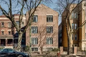 4BR Condo for Sale in Chicago, IL