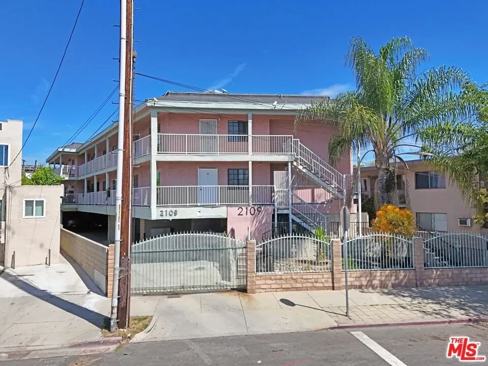 16BR Multi-Family for Sale in Los Angeles, CA