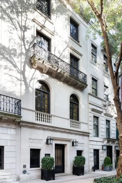 6BR Townhouse for Sale in Manhattan, NY
