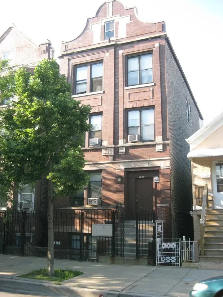 2BR Apartment for Rent in Chicago, IL