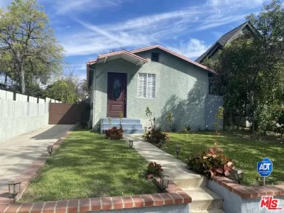 5BR Multi-Family for Sale in Los Angeles, CA