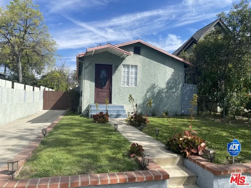 5BR Multi-Family for Sale in Los Angeles, CA