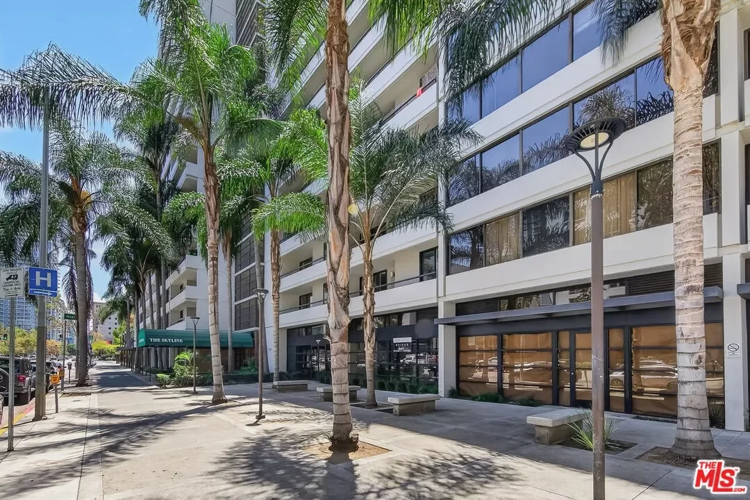 2BR Condo for Sale in Los Angeles, CA