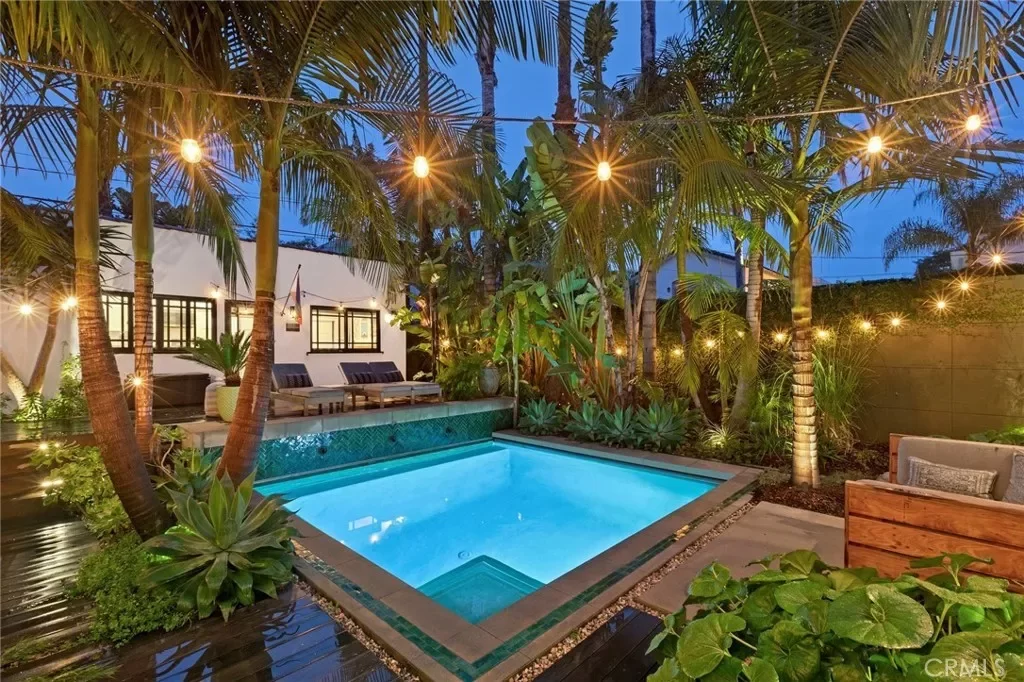 4BR House for Sale in Los Angeles, CA