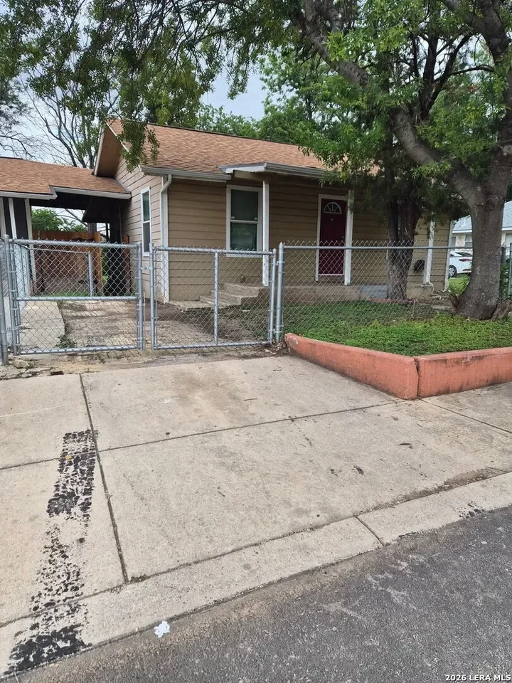2BR House for Rent in San Antonio, TX