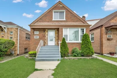 4BR House for Sale in Chicago, IL