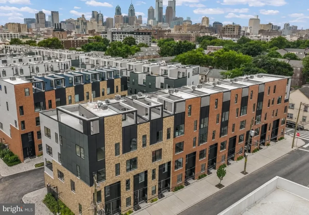 4BR Townhouse for Sale in Philadelphia, PA