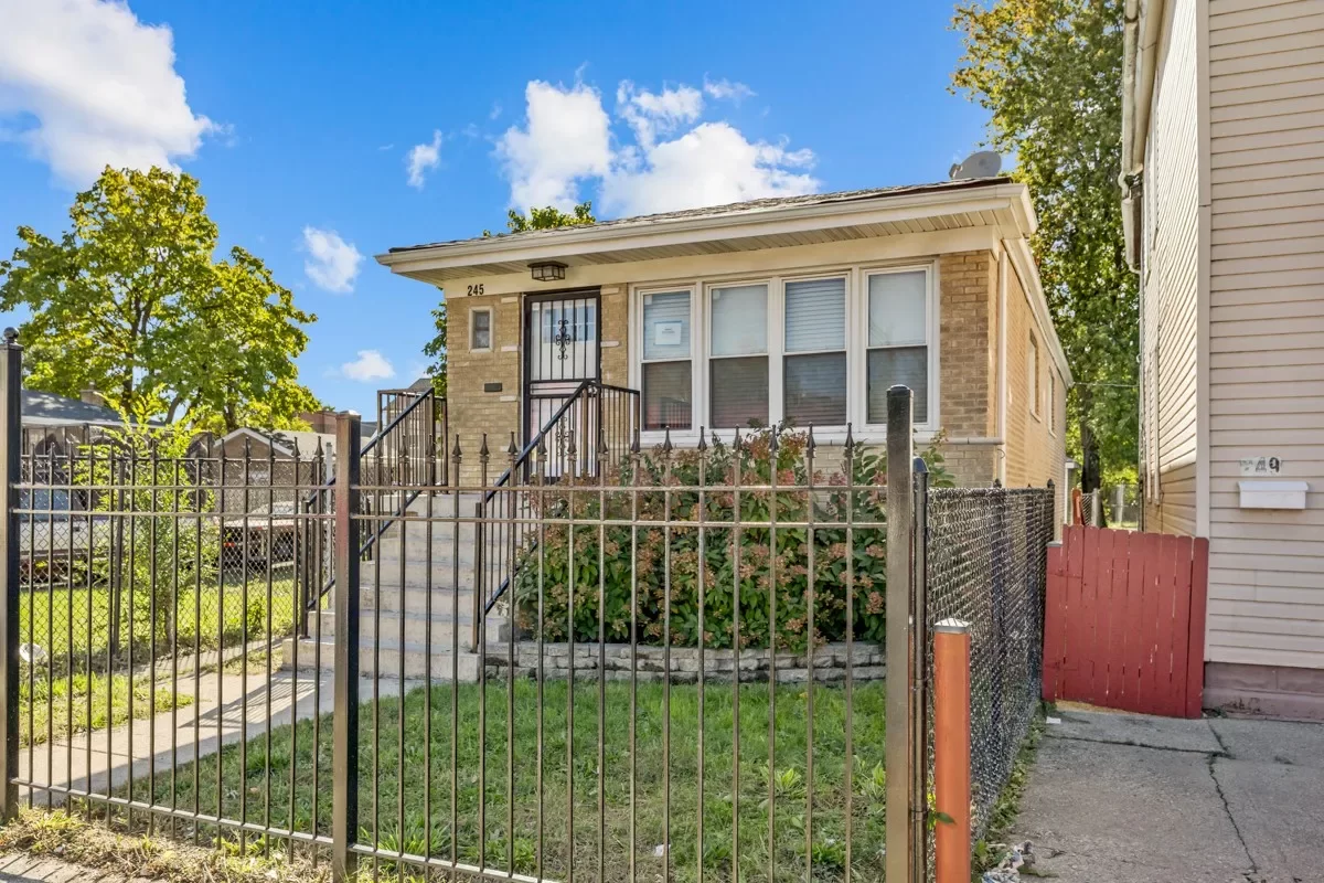 3BR House for Sale in Chicago, IL