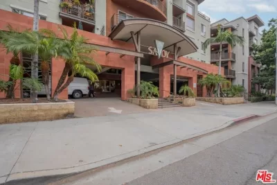 2BR Condo for Sale in Los Angeles, CA