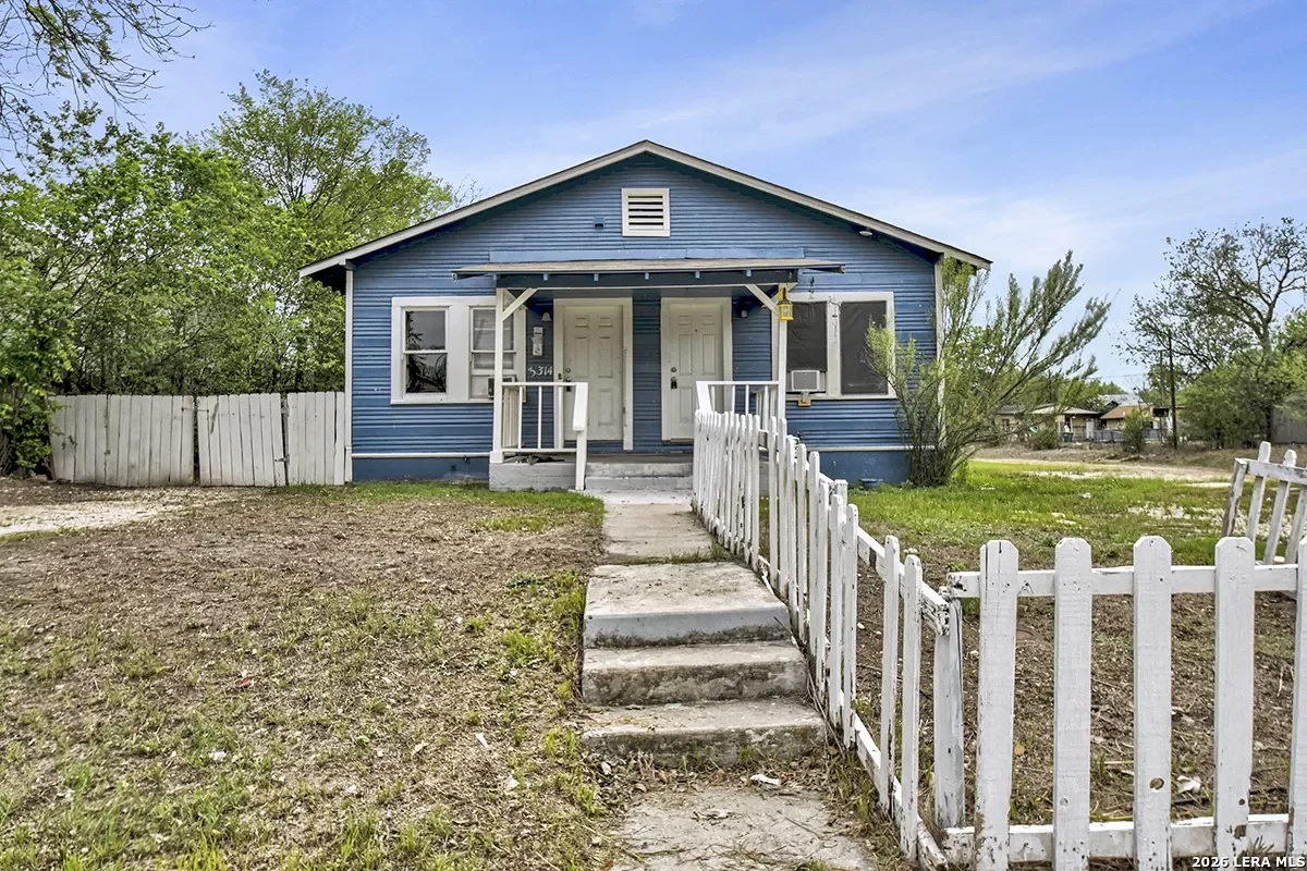 2BR House for Rent in San Antonio, TX