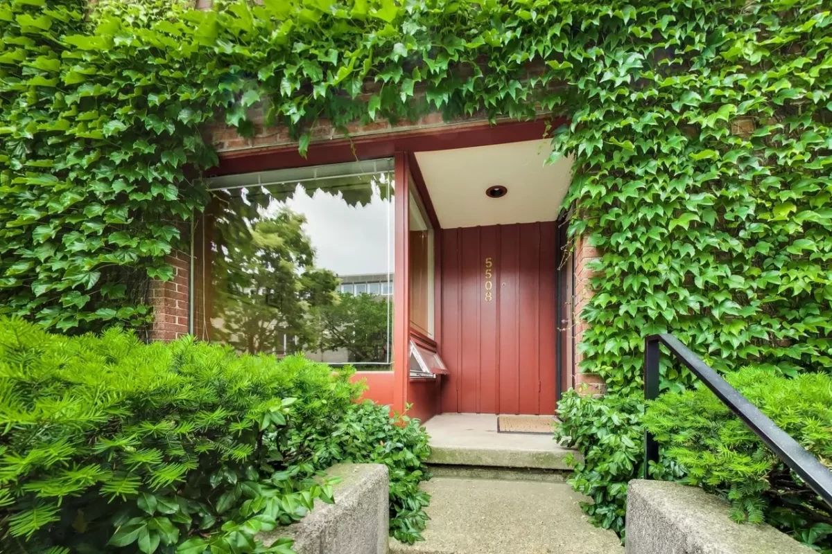 4BR Townhouse for Sale in Chicago, IL