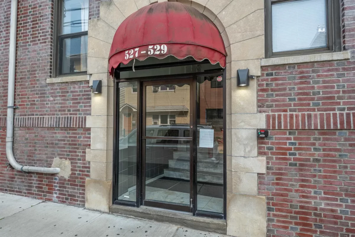 2BR Condo for Sale in Union City, NJ