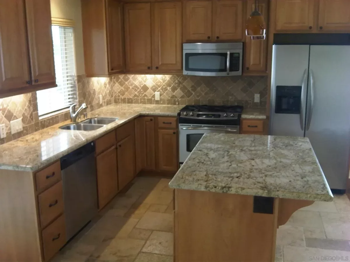 3BR Townhouse for Rent in San Diego, CA