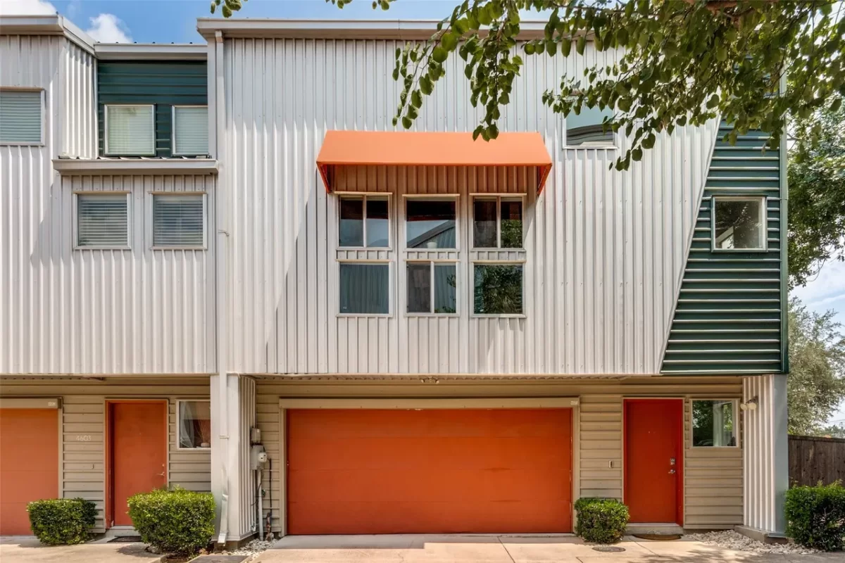 2BR Townhouse for Sale in Dallas, TX