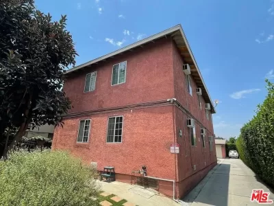 7BR Multi-Family for Sale in Los Angeles, CA