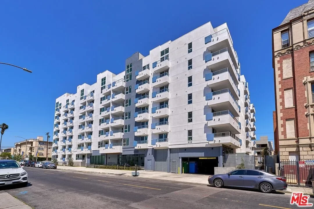 2BR Townhouse for Rent in Los Angeles, CA