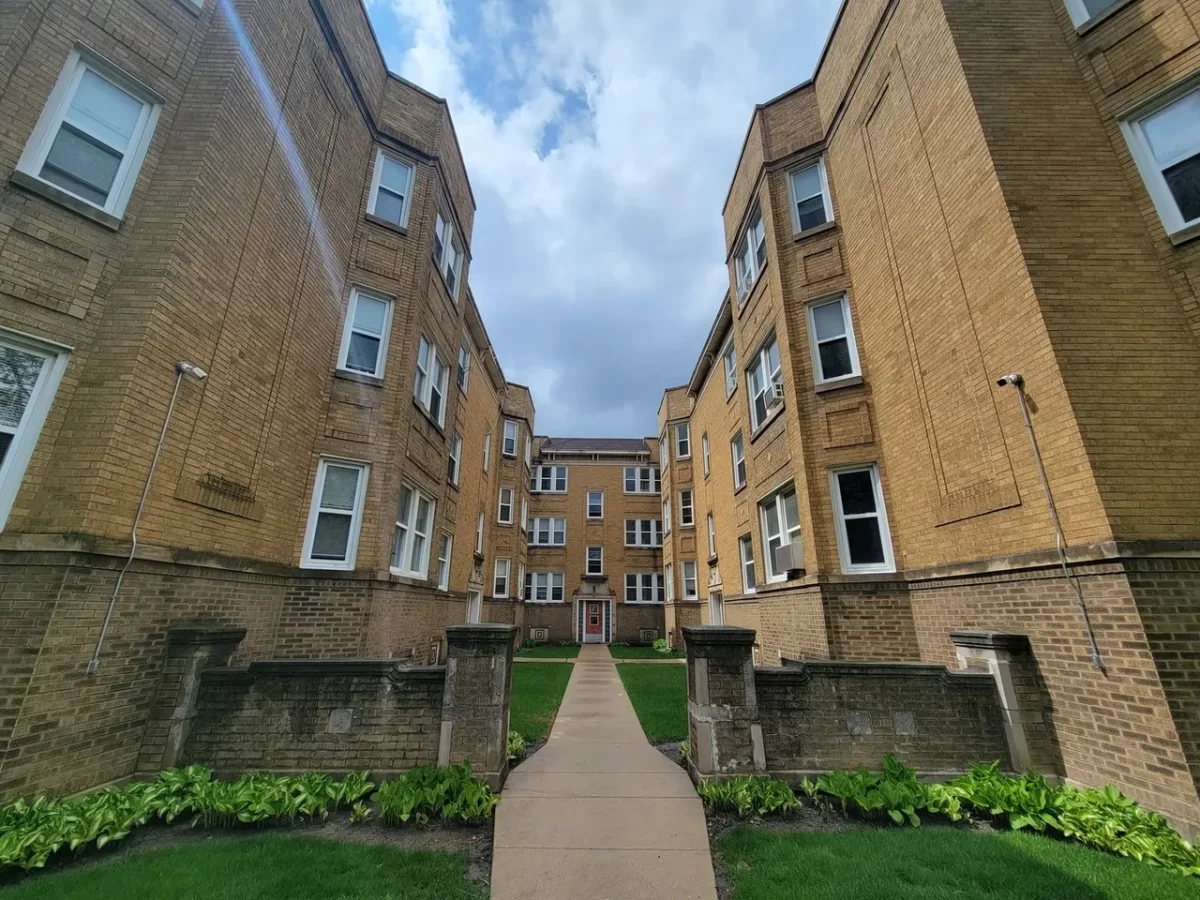 2BR House for Rent in Chicago, IL