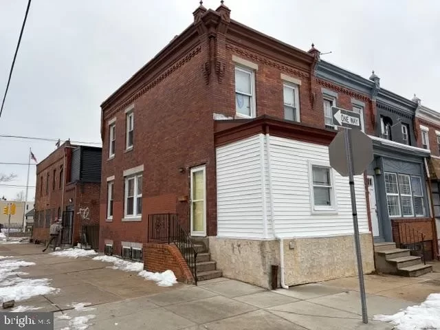2BR Townhouse for Sale in Philadelphia, PA
