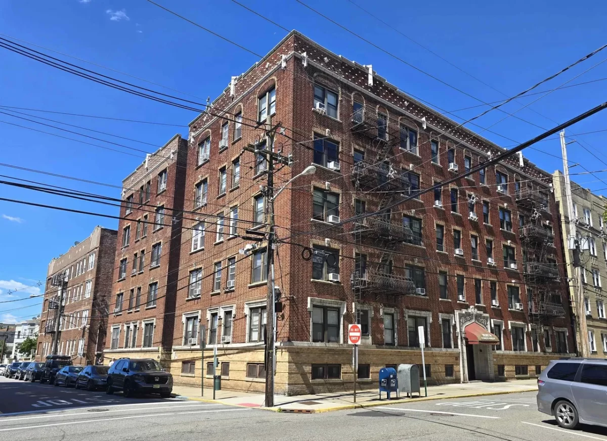 2BR Condo for Sale in North Bergen, NJ