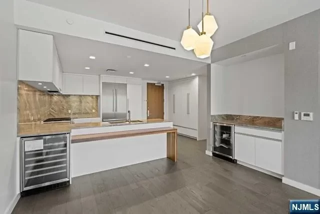 2BR Condo for Rent in Cliffside Park, NJ