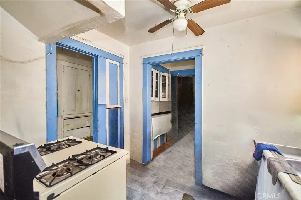 2BR House for Sale in Los Angeles, CA