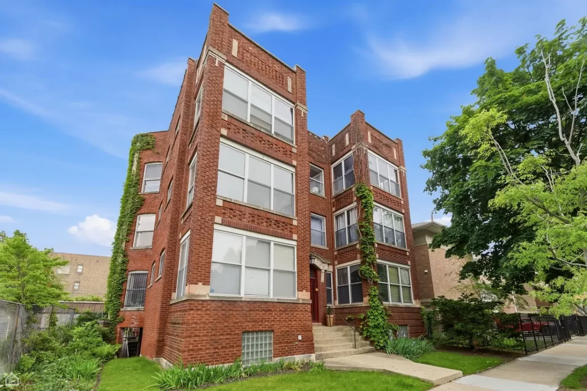 4BR Condo for Sale in Chicago, IL