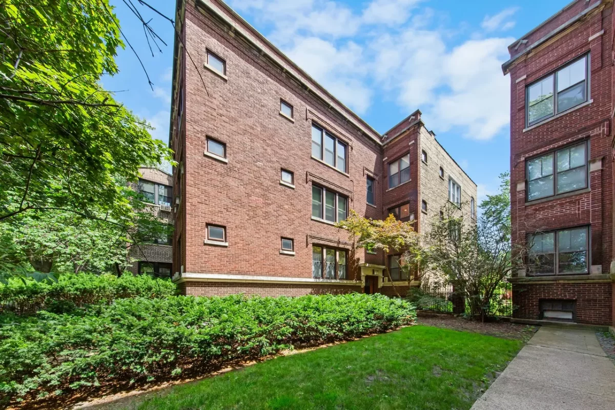 2BR Condo for Sale in Chicago, IL