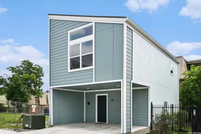 2BR House for Sale in San Antonio, TX