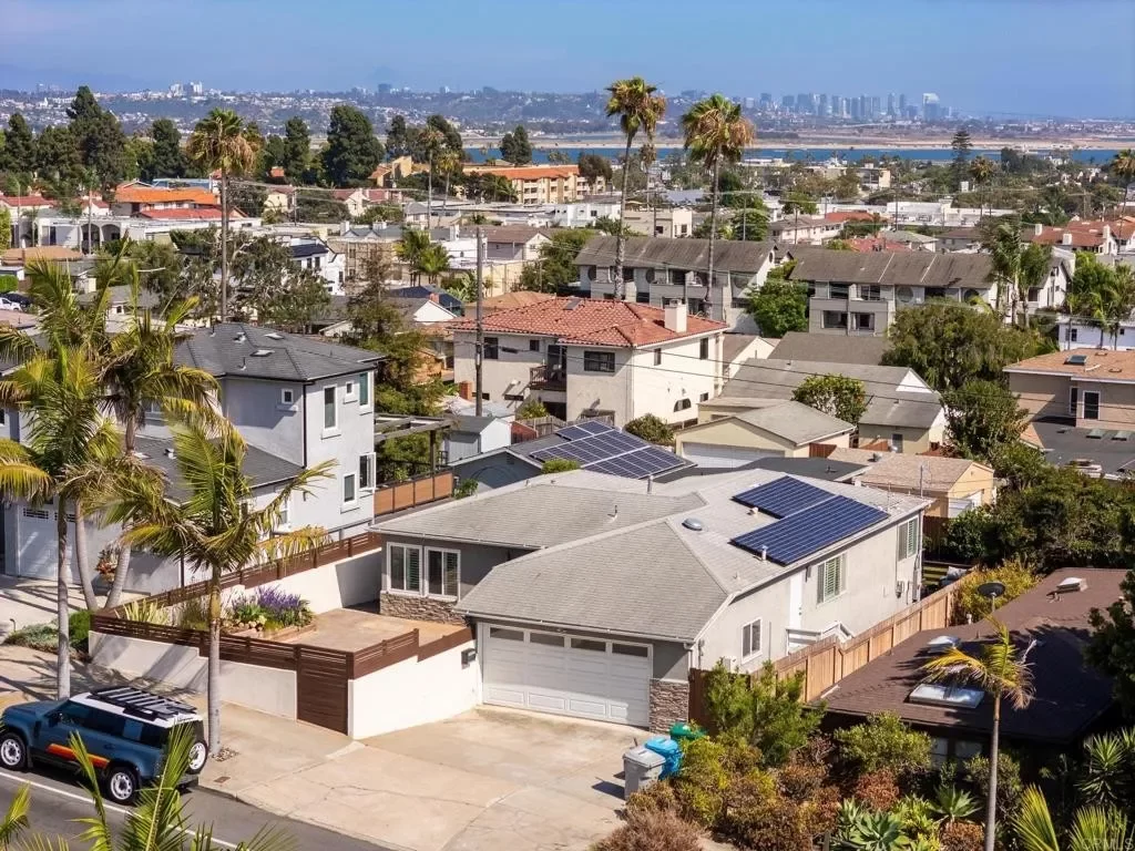 4BR House for Sale in San Diego, CA