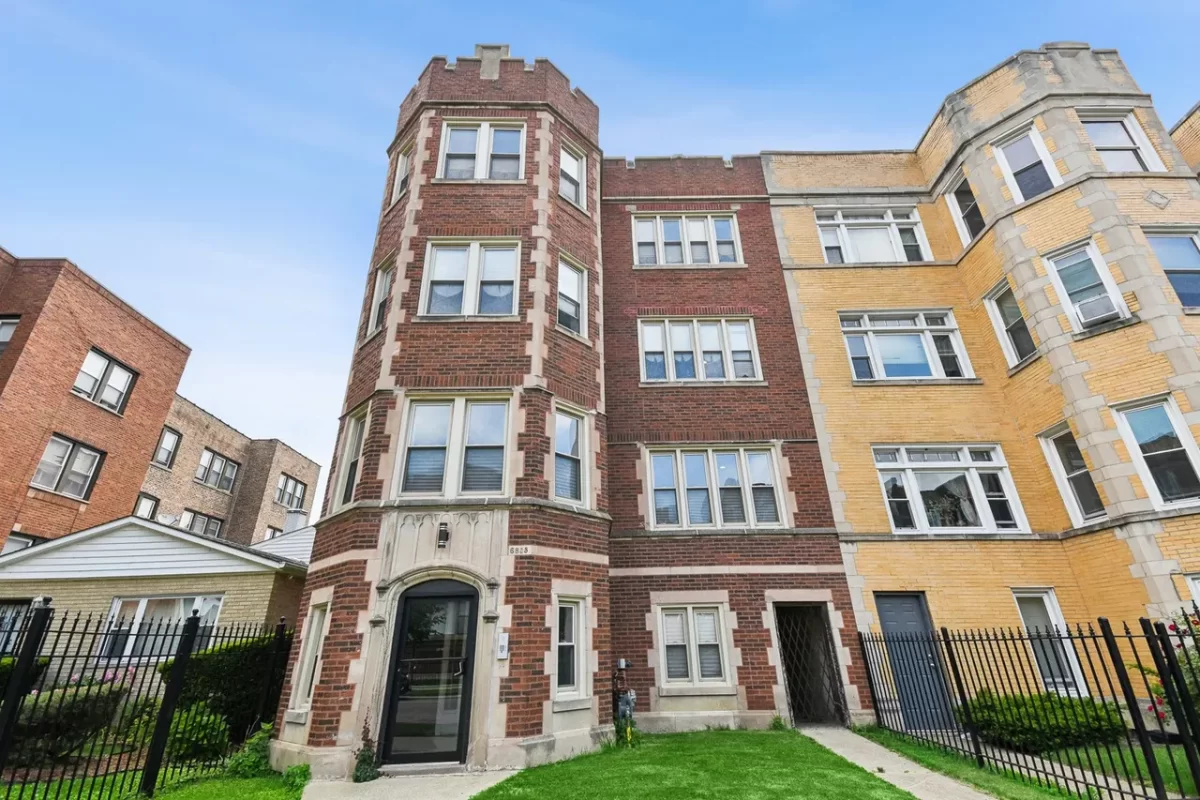 9BR Multi-Family for Sale in Chicago, IL