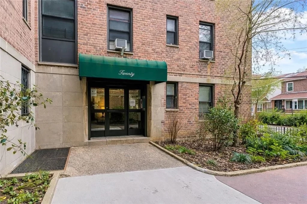 Condo for Sale in Brooklyn, NY
