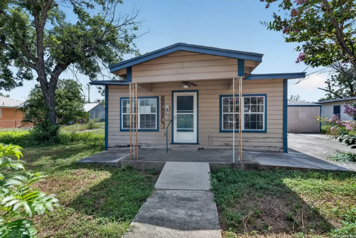 2BR House for Sale in San Antonio, TX