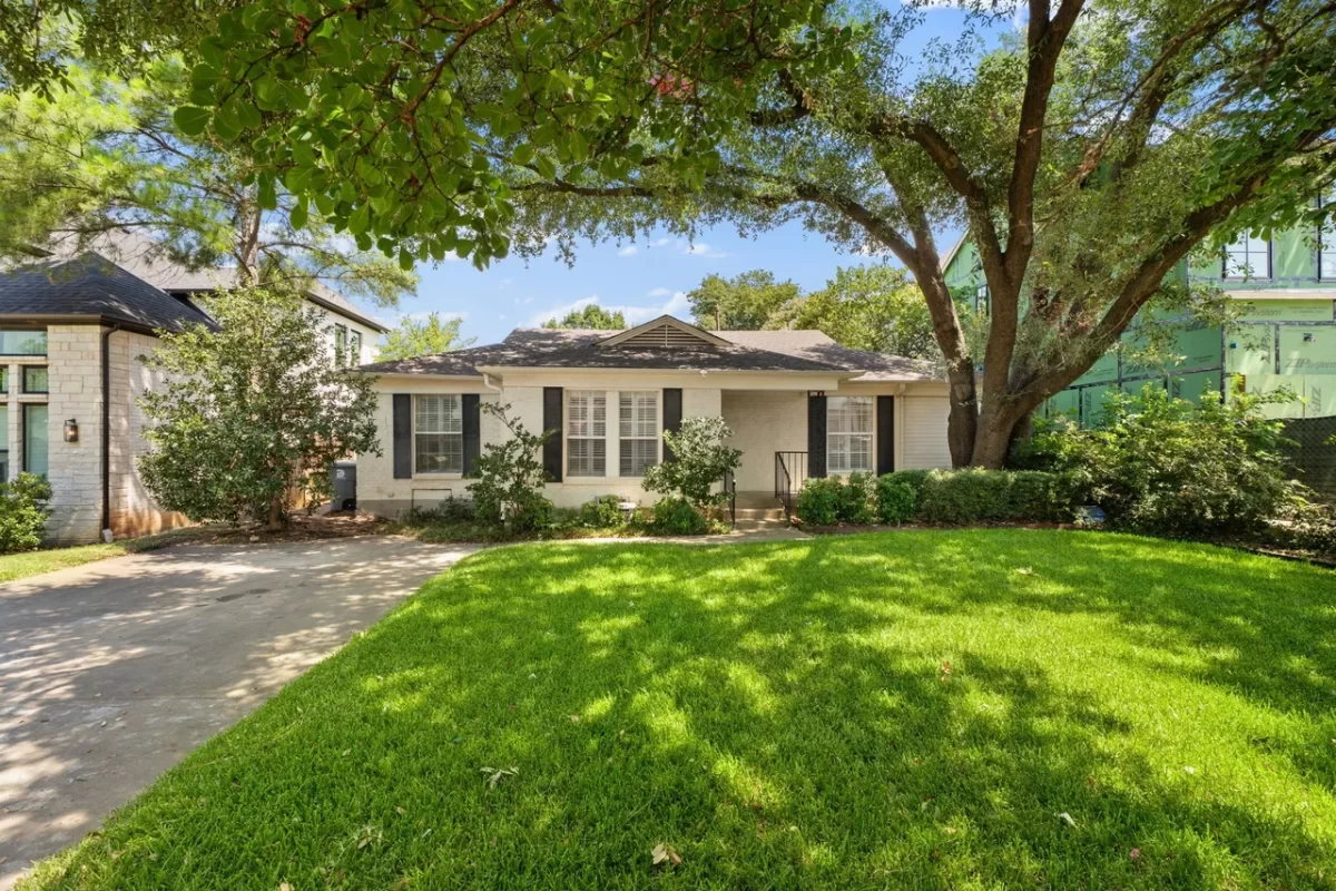 2BR House for Rent in Dallas, TX