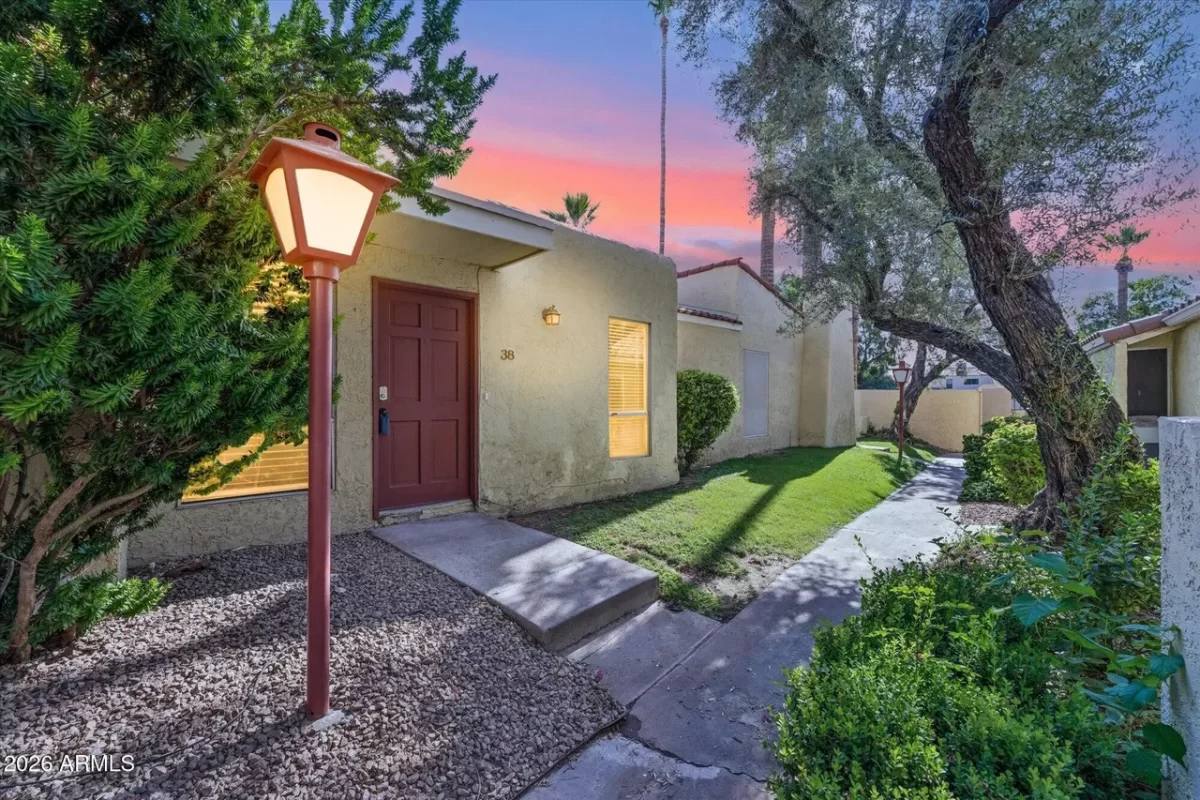 2BR Townhouse for Sale in Phoenix, AZ