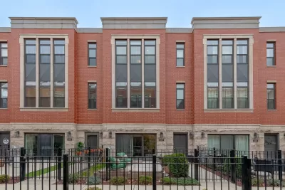 3BR Townhouse for Sale in Chicago, IL
