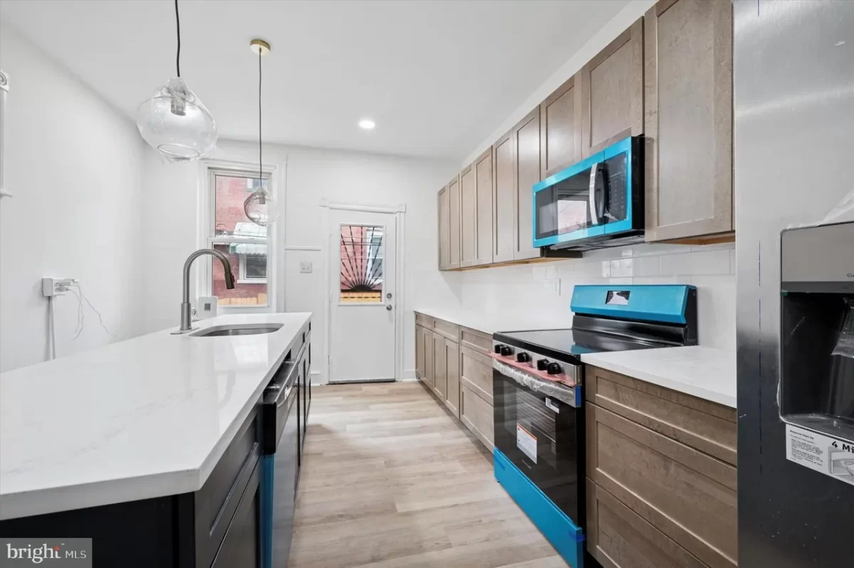 5BR Townhouse for Sale in Philadelphia, PA