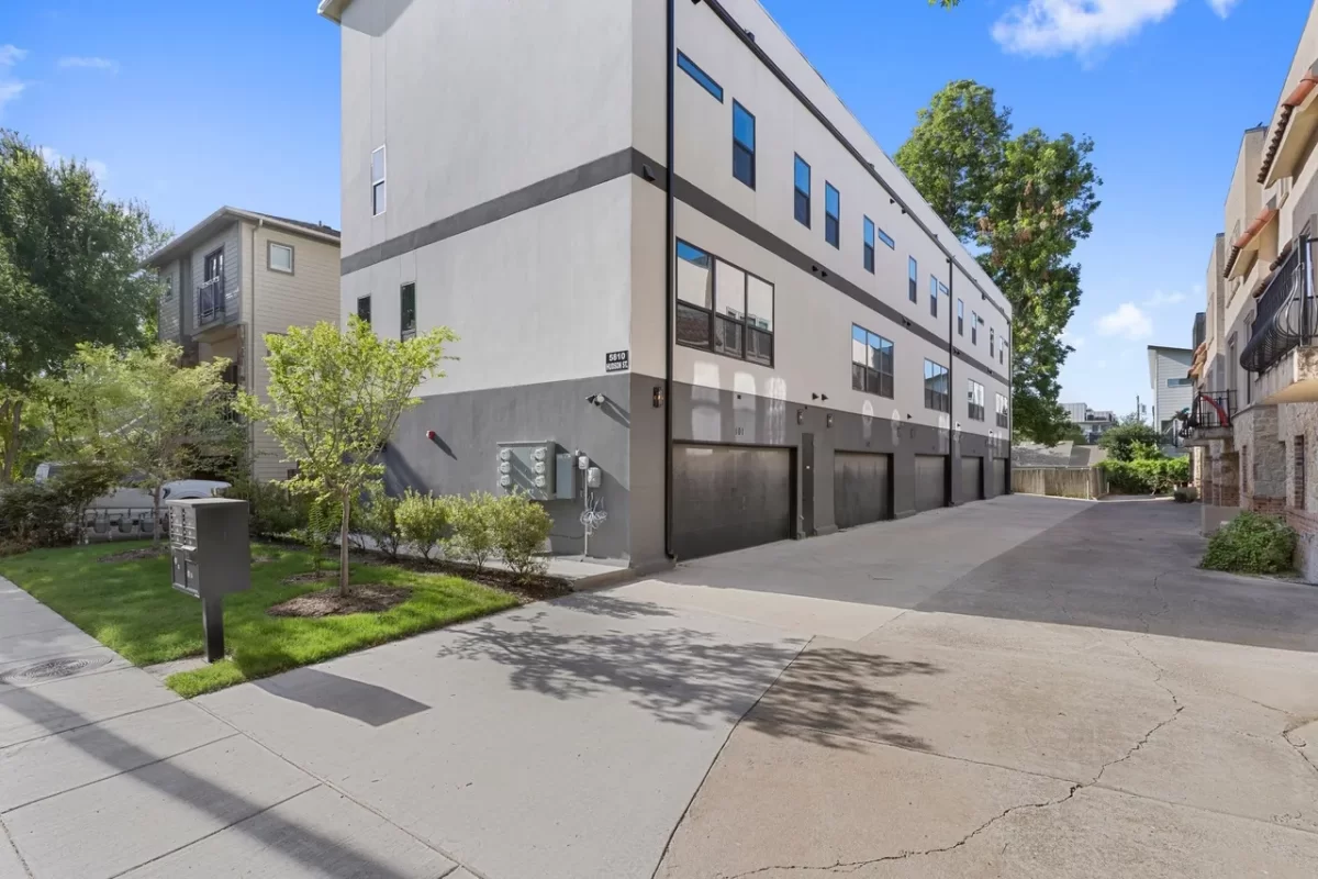 2BR Multi-Family for Sale in Dallas, TX