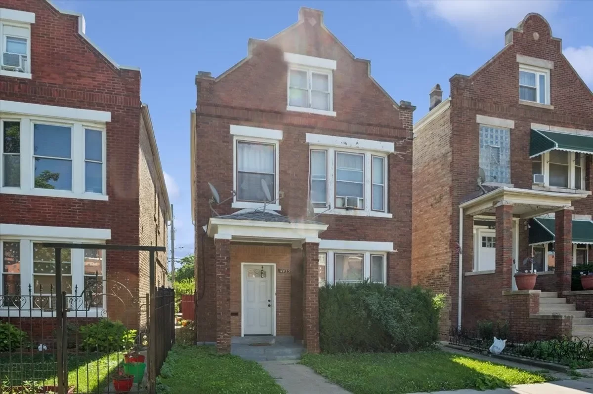 5BR Multi-Family for Sale in Chicago, IL