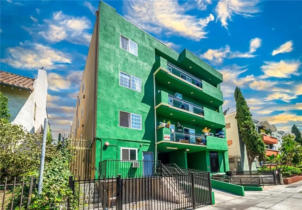 2BR House for Rent in Los Angeles, CA