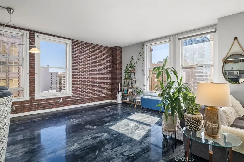 1BR Condo for Sale in Los Angeles, CA