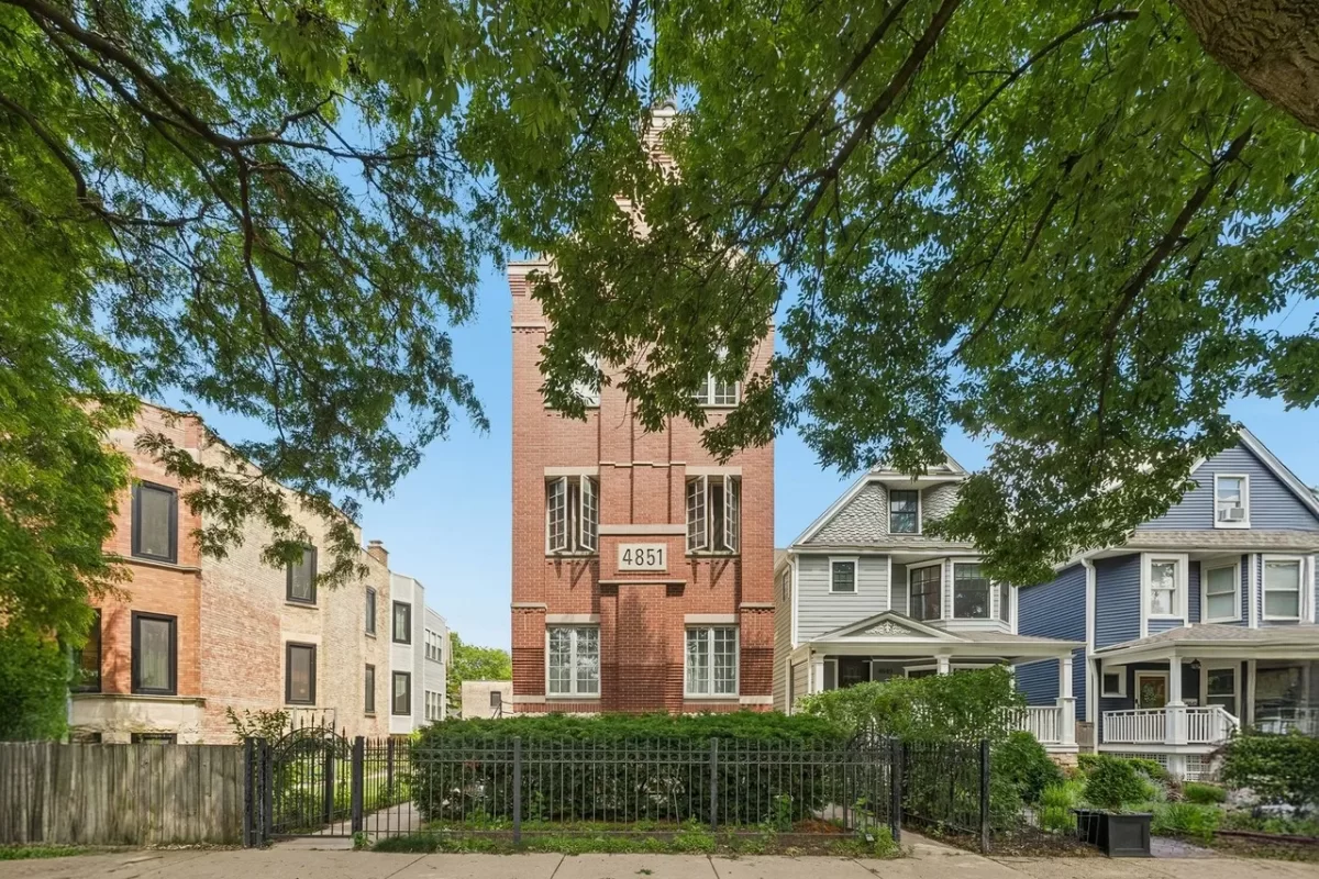 3BR Condo for Sale in Chicago, IL