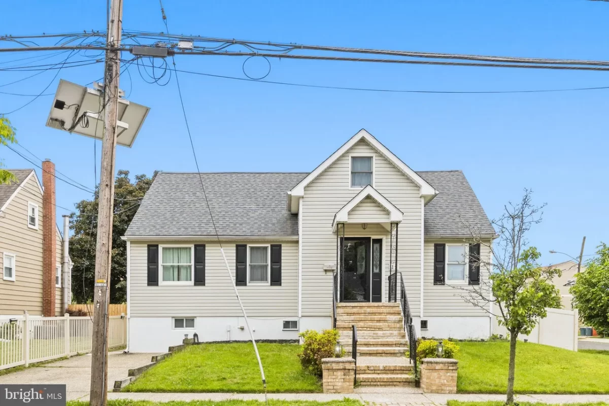 4BR House for Sale in Mount Ephraim, NJ