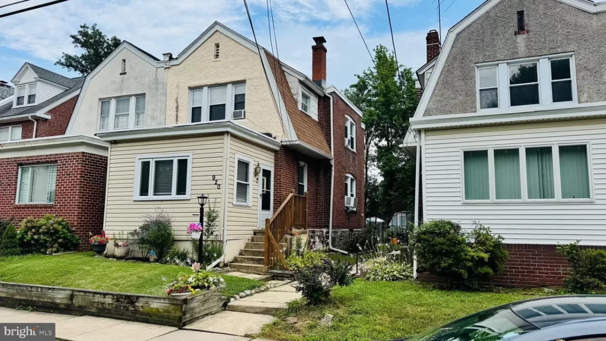 3BR Townhouse for Sale in Darby, PA