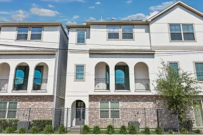 3BR Townhouse for Sale in Houston, TX